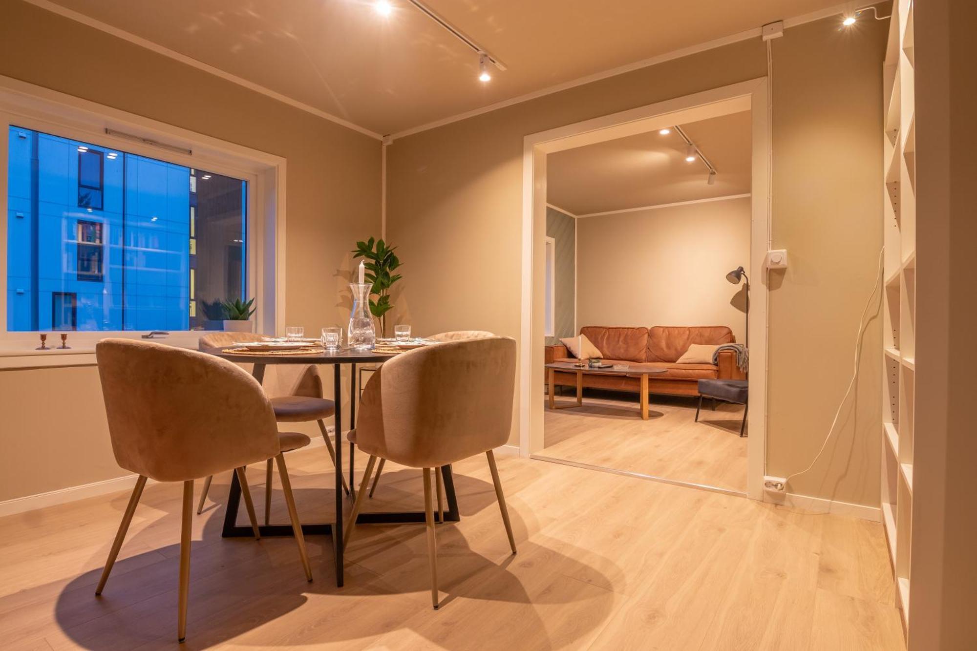 Cozy And Spacious Apartment In City Centre Tromso Exterior photo